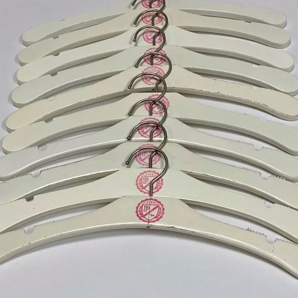 5 ❤️❤️PINK VICTORIA SECRET SET OF WOOD DISPLAY HANGERS
